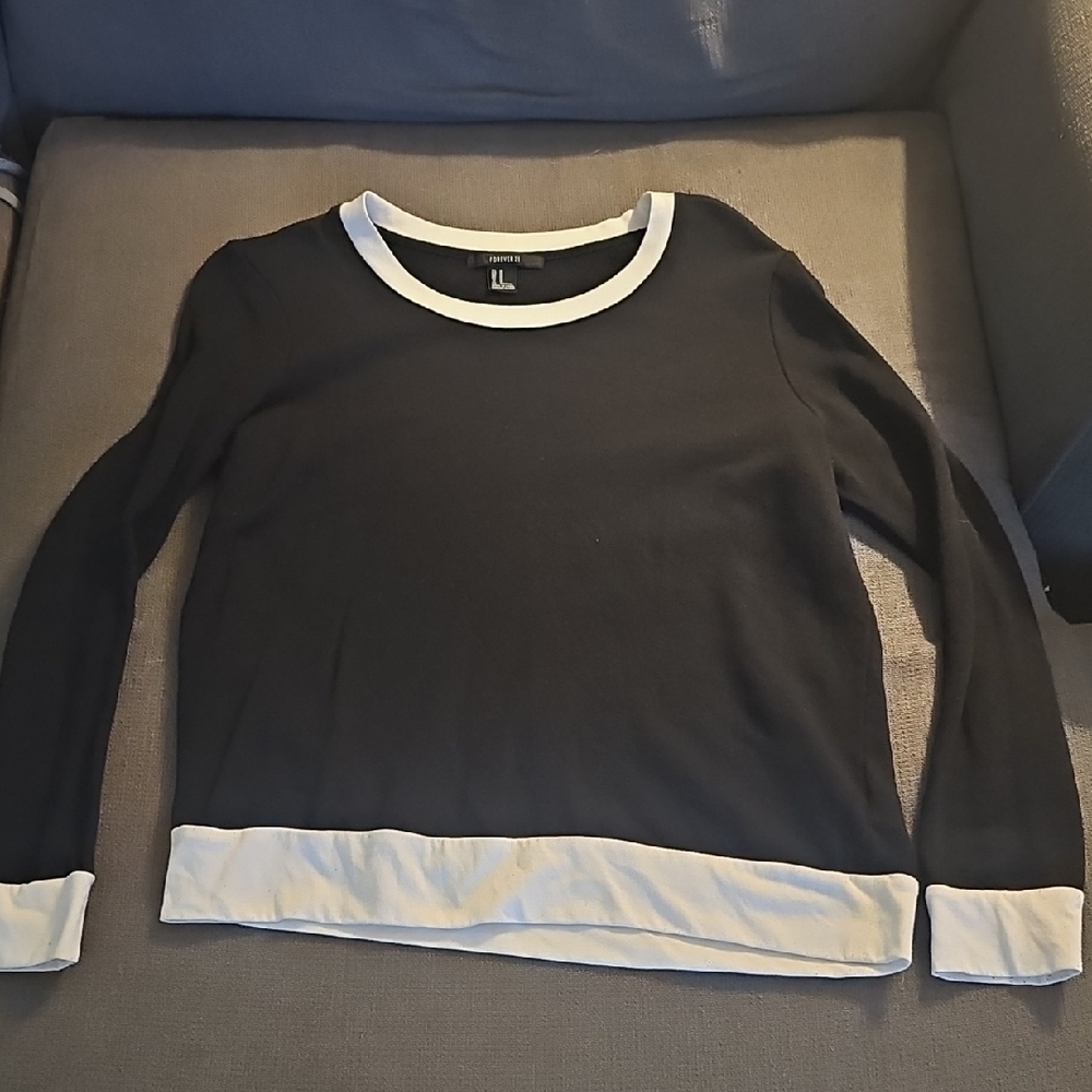 Forever 21 Black and White Crew Neck Sweater